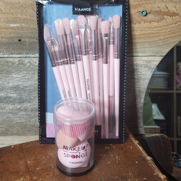 Professional Makeup Brushes Set of 12 with Blending Sponges. - Picture 7 of 10
